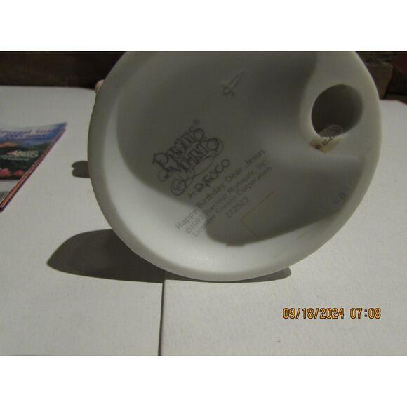 ENESCO PRECIOUS MOMENTS HAPPY BIRTHDAY DEAR JESUS 1997 272523 CHRISTIAN - Picture 3 of 7